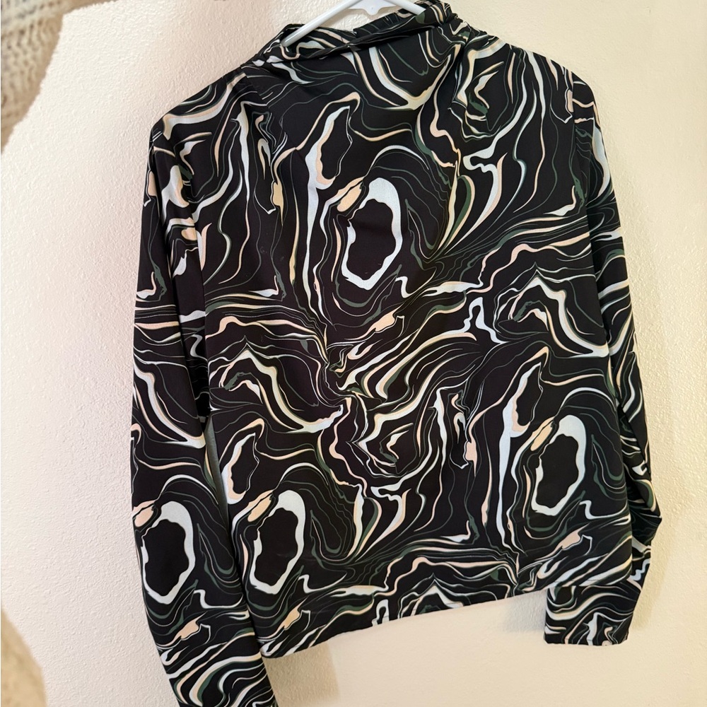 Abstract Patterned Blouse - Picture 3 of 7